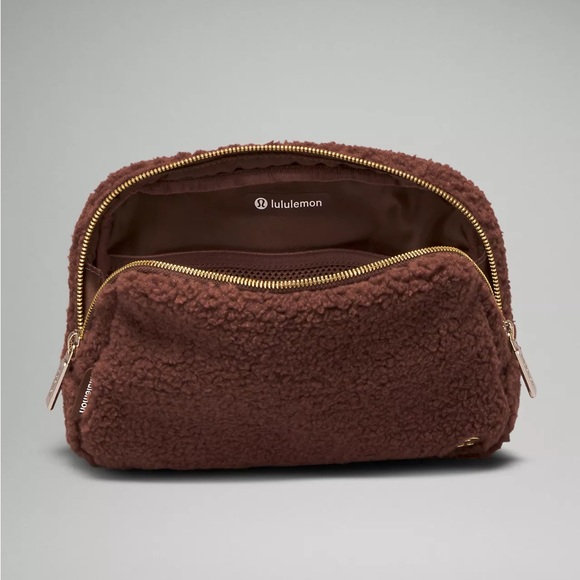 Everywhere Belt Bag Large 2L
Fleece - Picture 5 of 5